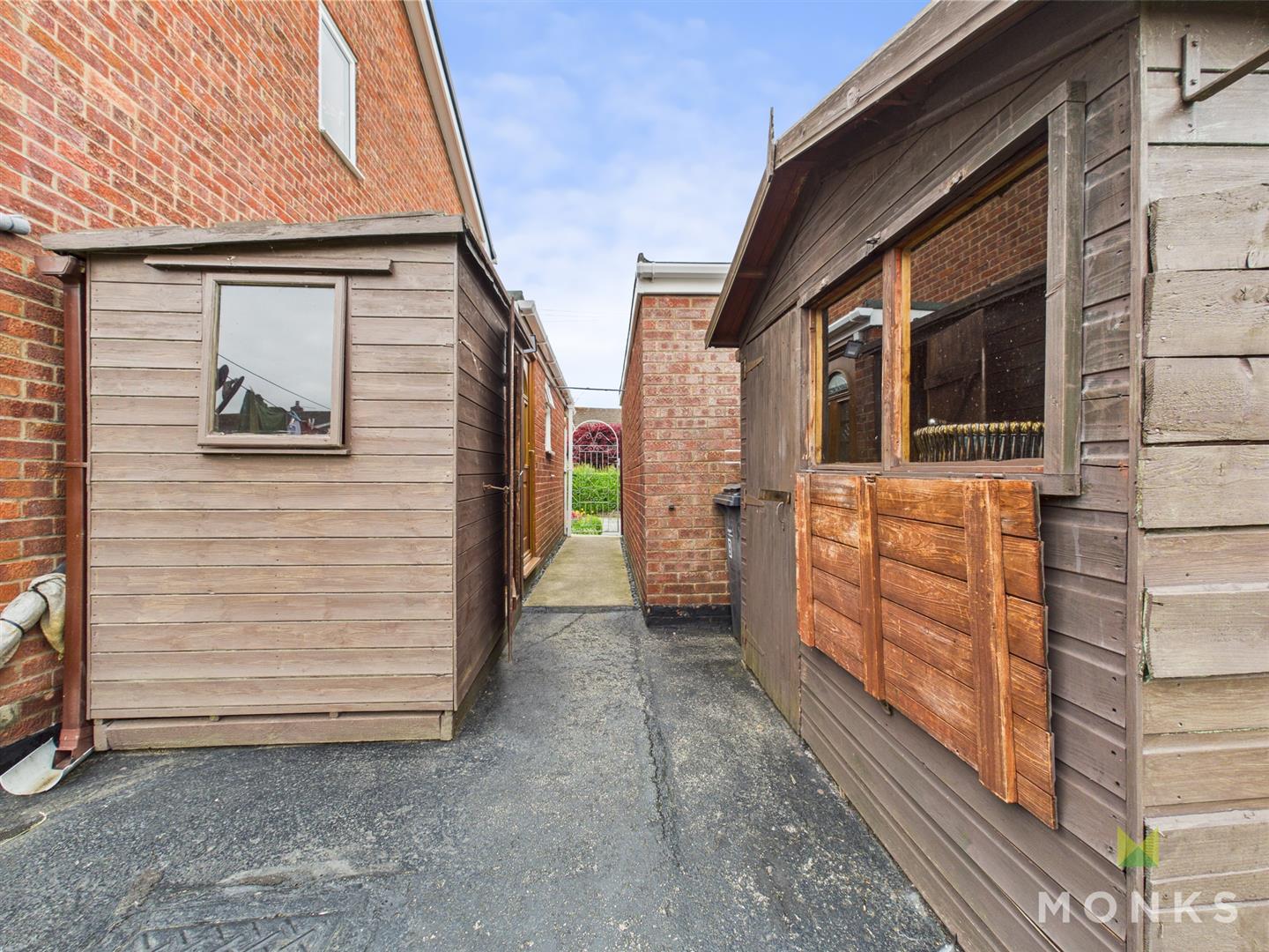 9 Preshenlle Lane, Oswestry, SY10 7UB For Sale